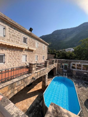 Vila Reževići
